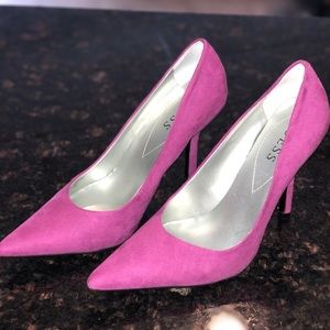 Guess- Hot pink heels- Size 6 1/2